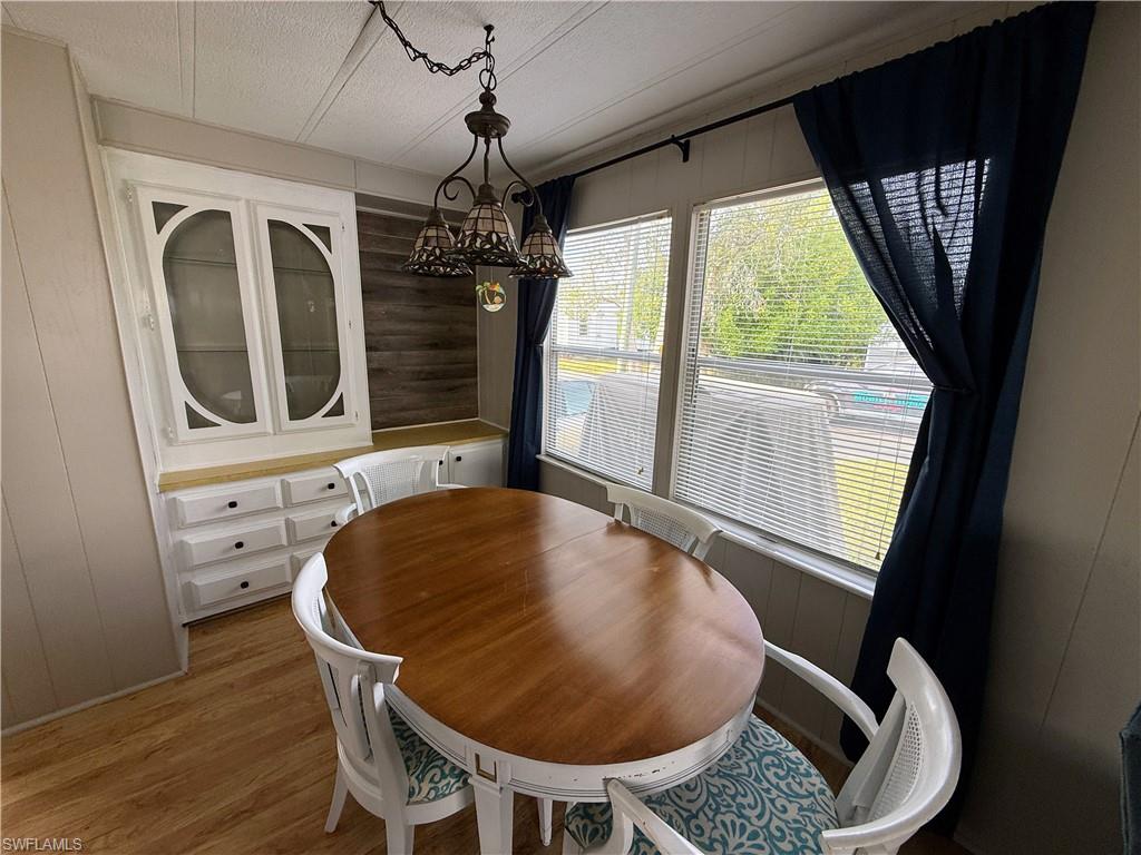 LAZY DAYS MOBILE VILLAGE - Residential