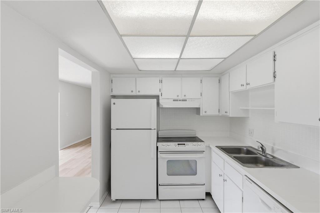 SORRENTO VILLAS - Residential Lease