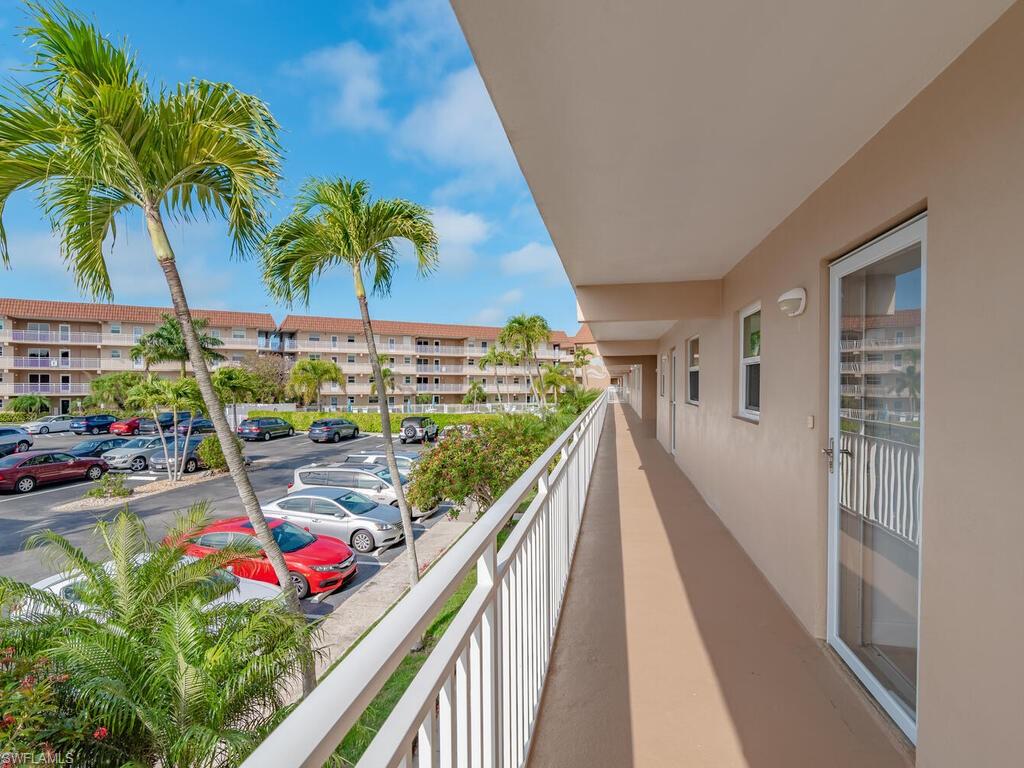 VILLE DE MARCO - Residential