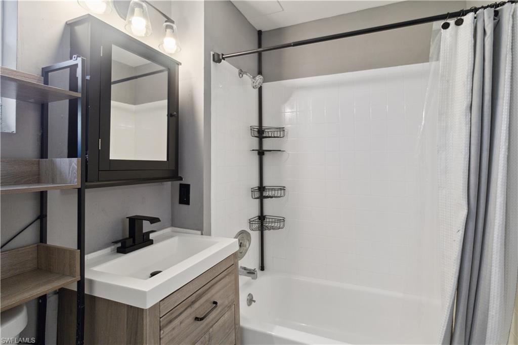 EAST ENGLEWOOD - Residential