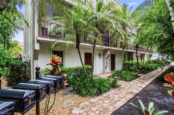 995 9TH AVE S APT 4, NAPLES, FL 34102 - Image b8fb51cbfed309742ed2fa6b4a6eb4b9/4212737392