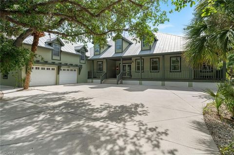 20732 Charing Cross CIR ESTERO FL 33928