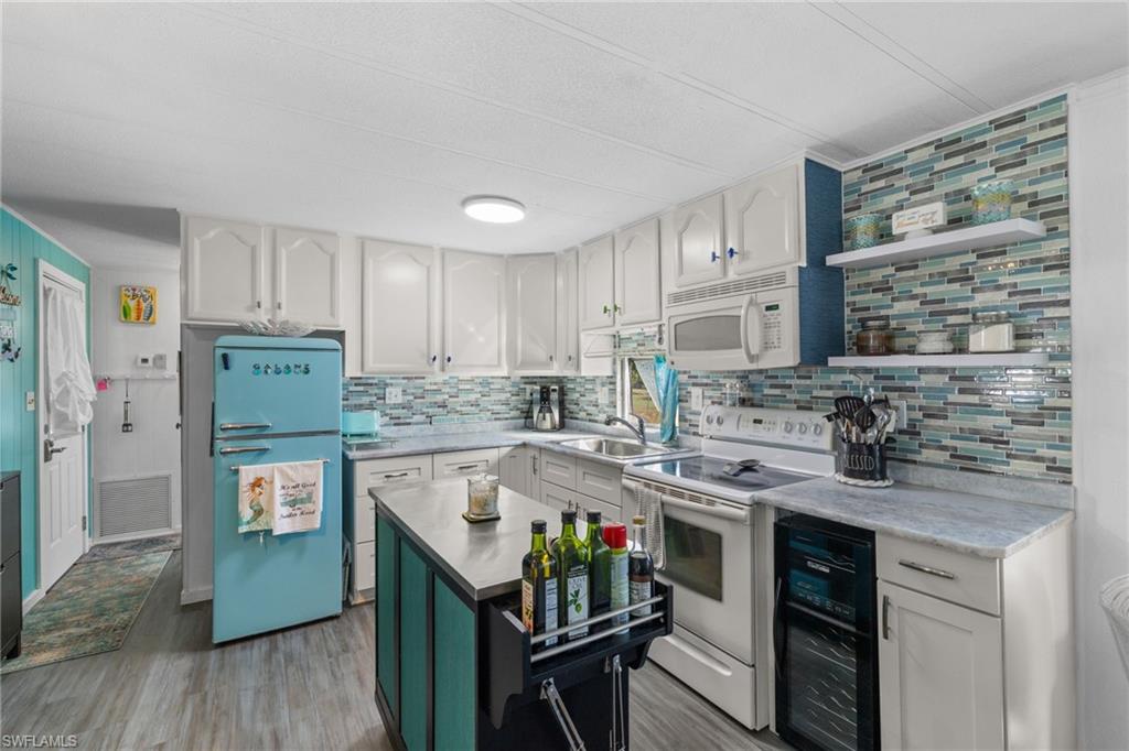 ENCHANTING ACRES MOBILE HOME - Residential