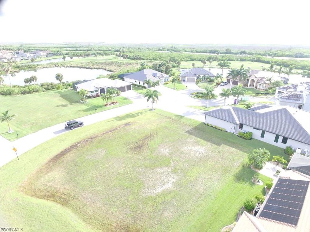 ROYAL TEE COUNTRY CLUB ESTATES - Land