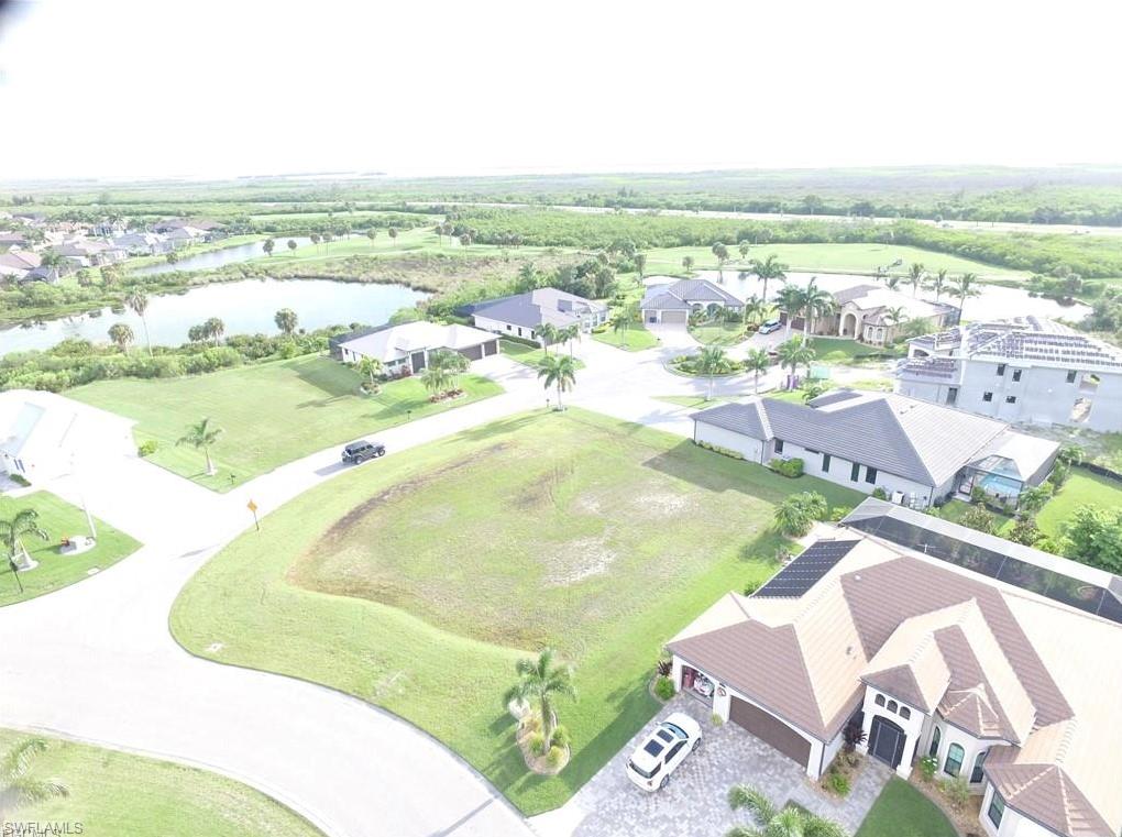 ROYAL TEE COUNTRY CLUB ESTATES - Land