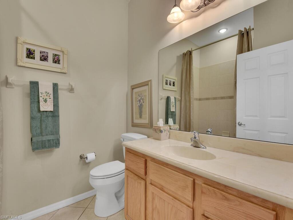 COLONY LAKES - Residential