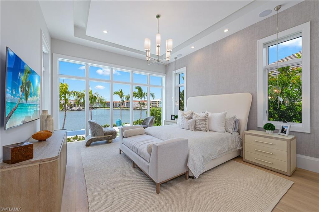 MOORINGS - Residential