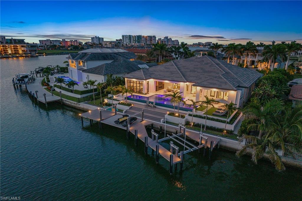 MOORINGS - Residential