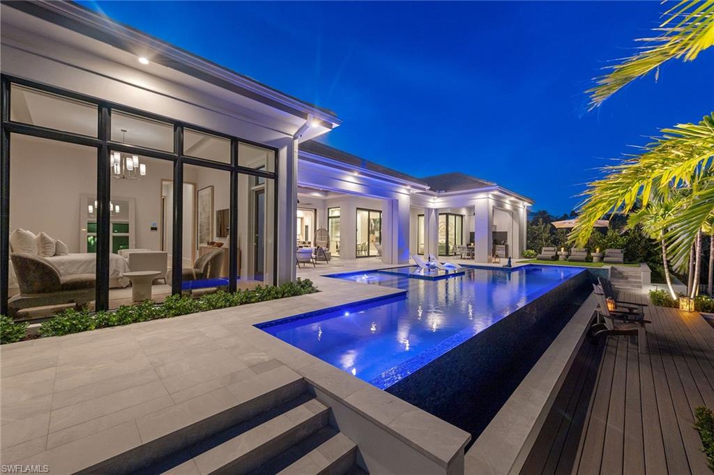 MOORINGS - Residential