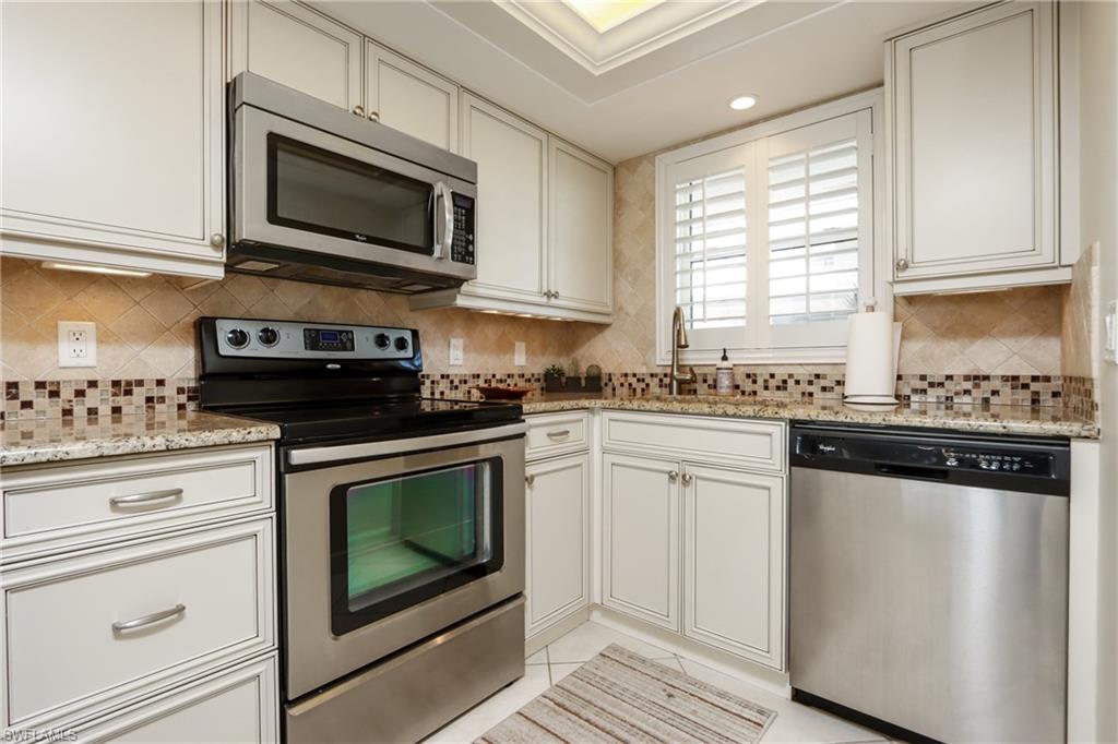 BAREFOOT PELICAN - Residential Lease