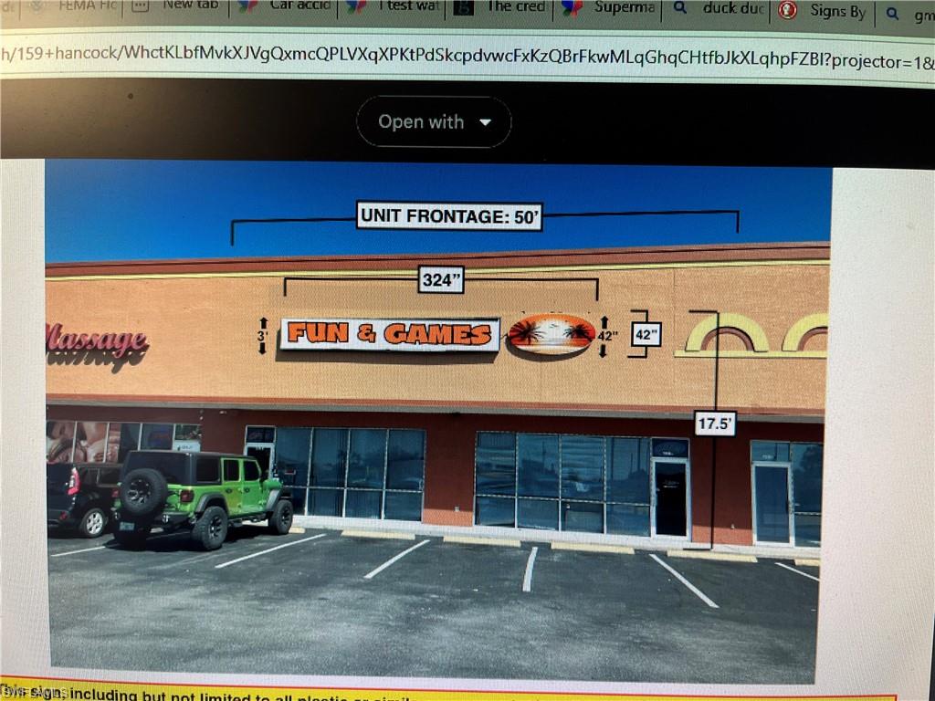 Main image without alt text