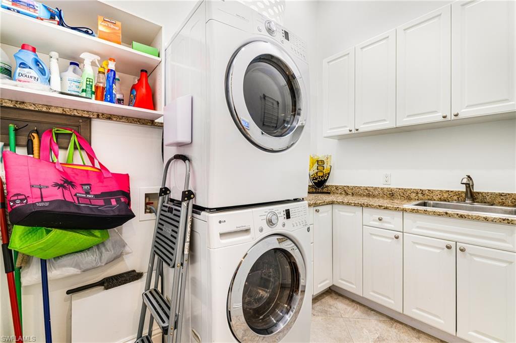 RIVERBROOKE - Residential