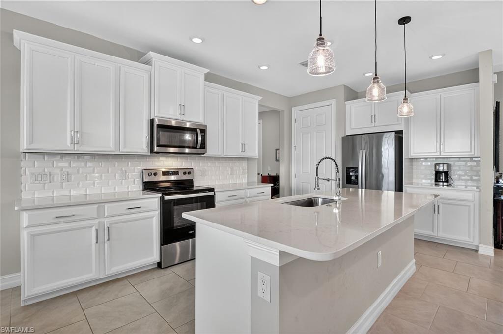 18725 Lake Hammock DR