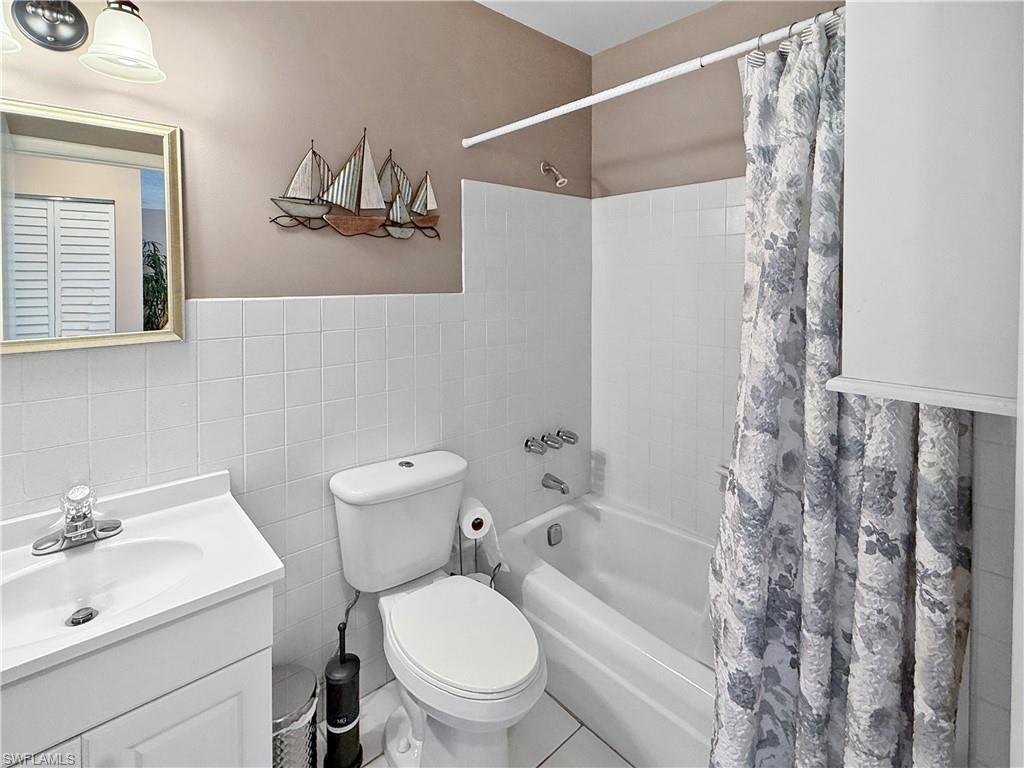 AQUARIUS APTS OF MARCO ISLAND - Residential