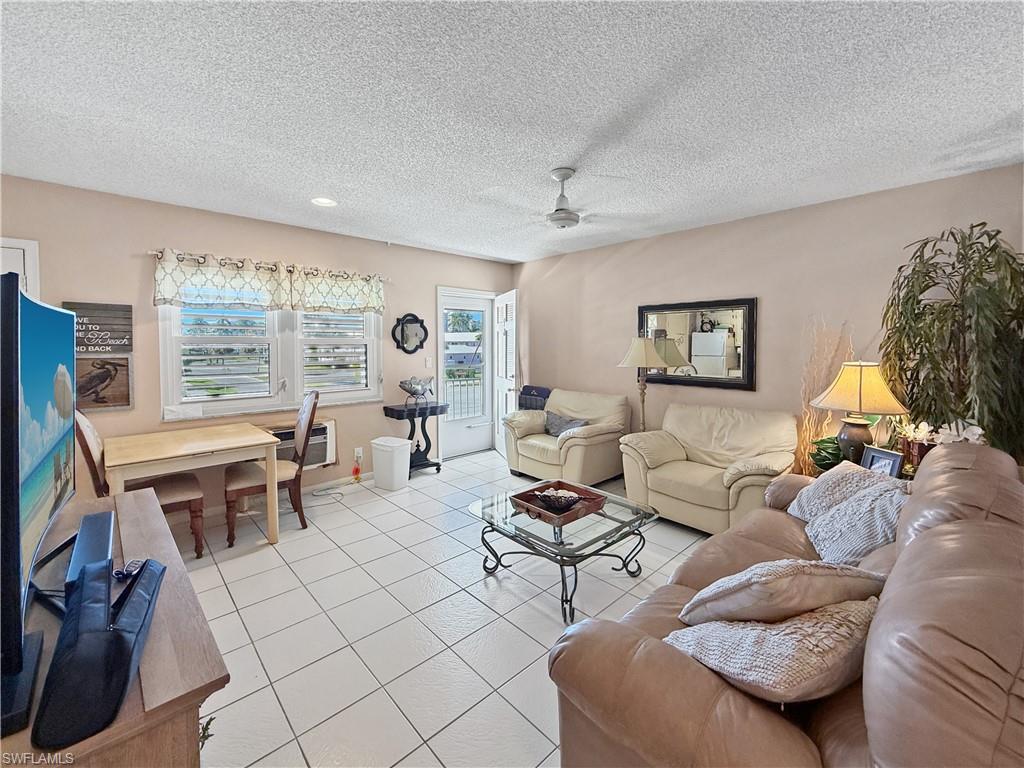 AQUARIUS APTS OF MARCO ISLAND - Residential