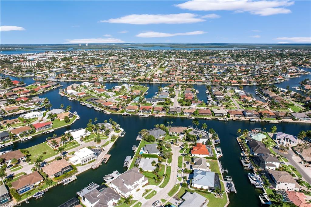 AQUARIUS APTS OF MARCO ISLAND - Residential