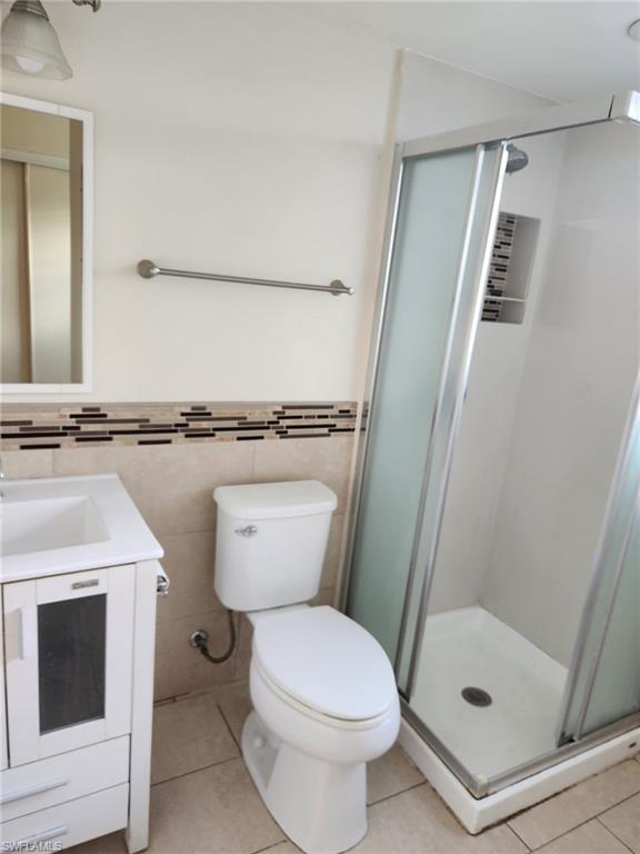 MARCO MANOR CLUB - Residential