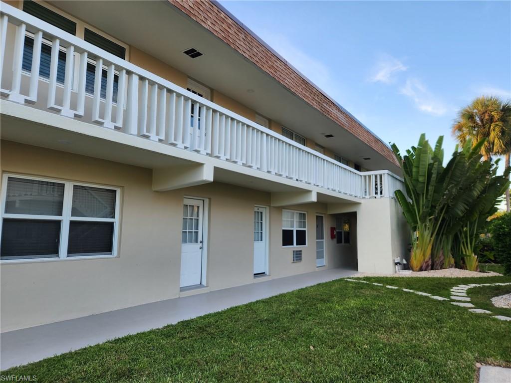 MARCO MANOR CLUB - Residential