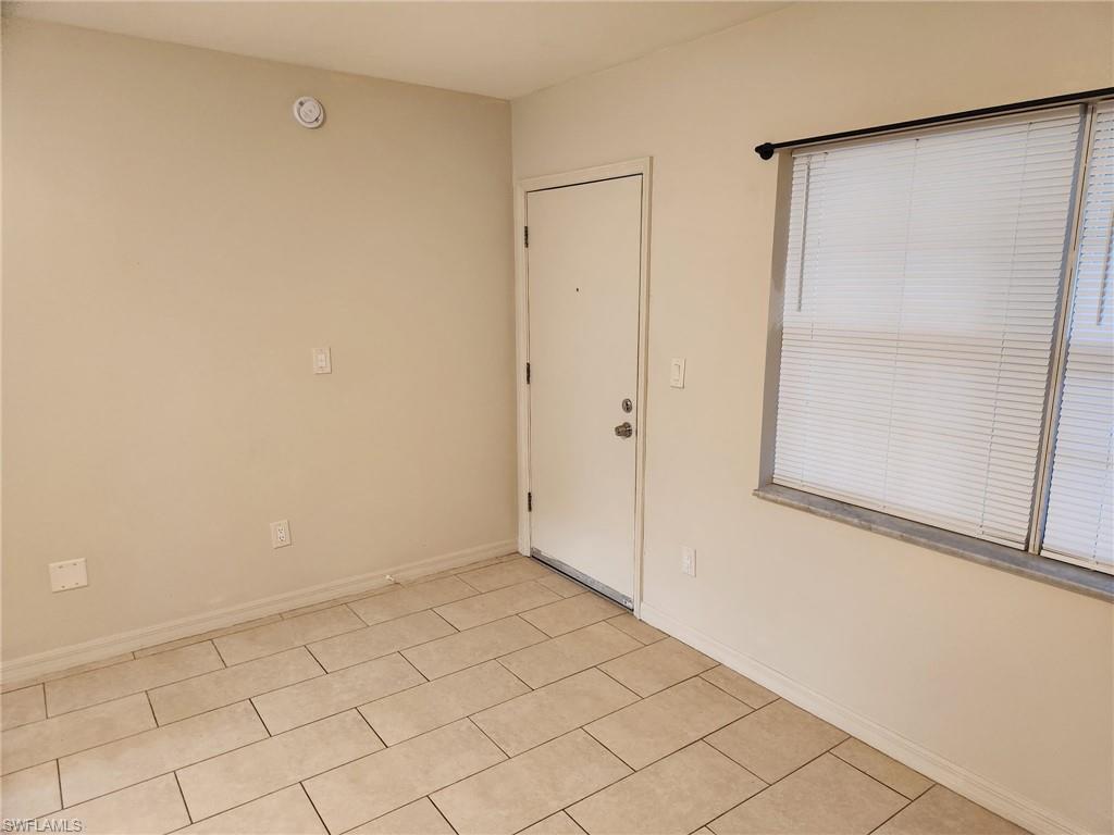 MARCO MANOR CLUB - Residential