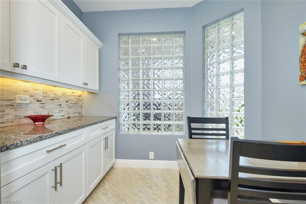 SUTTON WALK - Residential