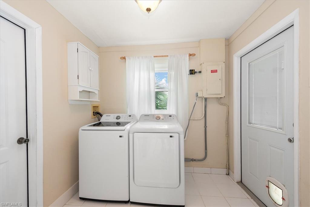 YACHT CLUB COLONY - Residential