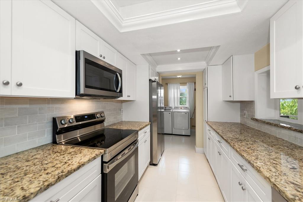 YACHT CLUB COLONY - Residential