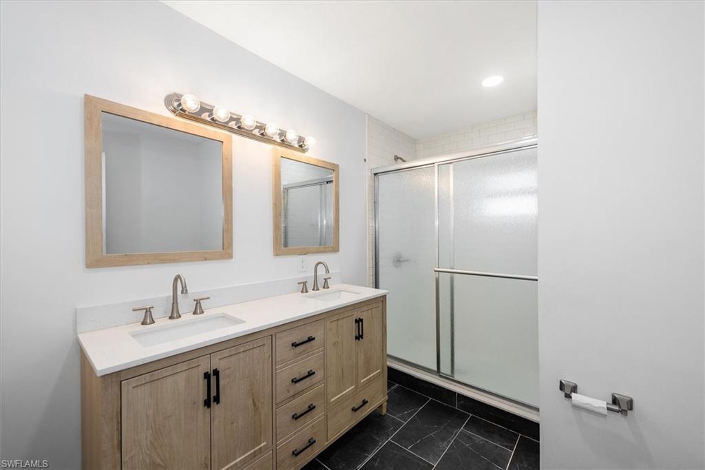 YACHT CLUB COLONY - Residential