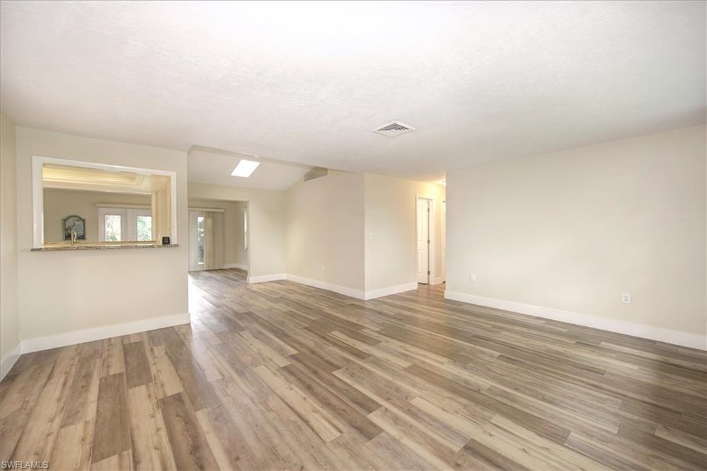 YACHT CLUB COLONY - Residential