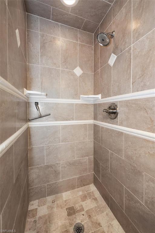 YACHT CLUB COLONY - Residential