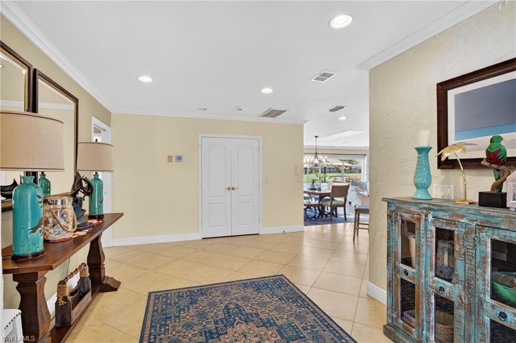 SPANISH WELLS - Residential