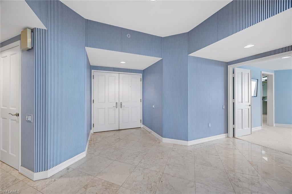 CARLYSLE AT BAY COLONY - Residential Lease