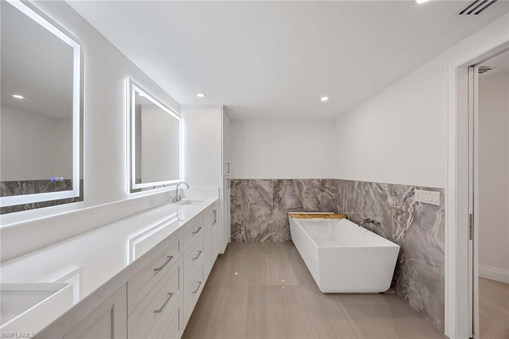 PARK PLAZA - Residential