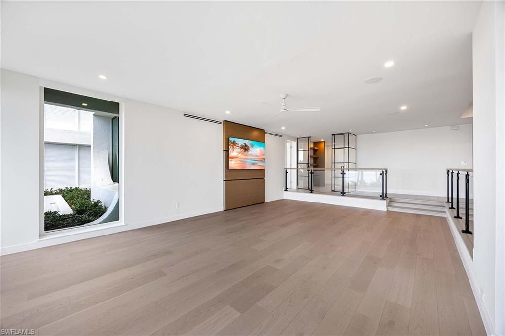 PARK PLAZA - Residential