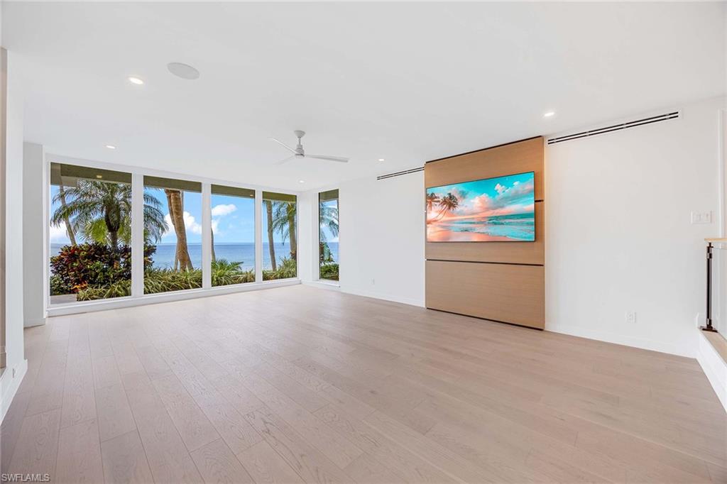 PARK PLAZA - Residential