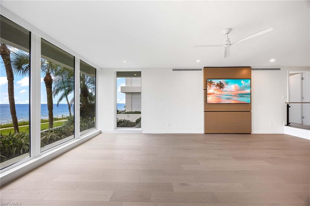 PARK PLAZA - Residential