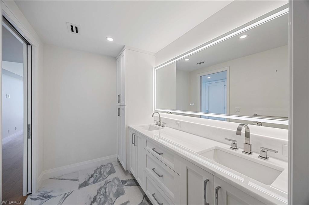 PARK PLAZA - Residential