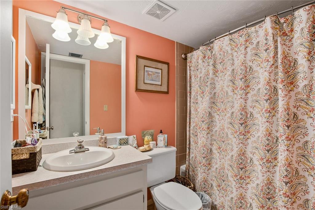 TOWN HOUSE SQUARE - Residential