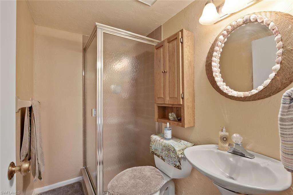 TOWN HOUSE SQUARE - Residential