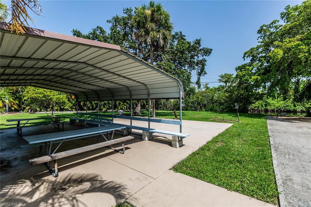 RIVERWOOD - Residential