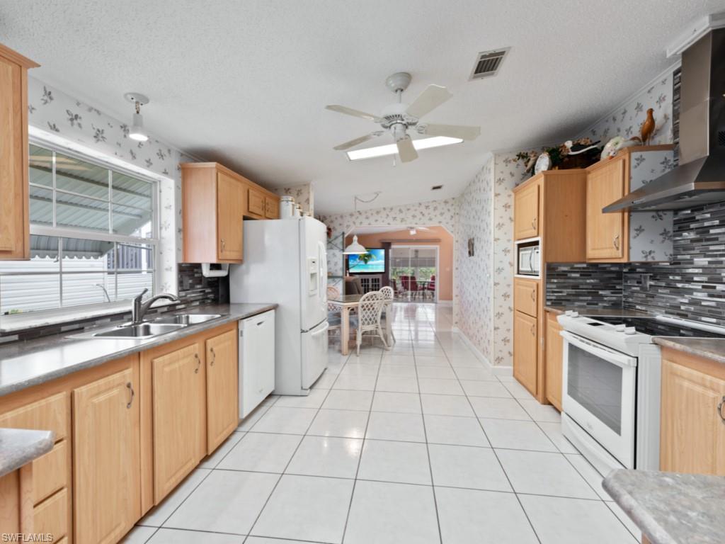 RIVERWOOD - Residential