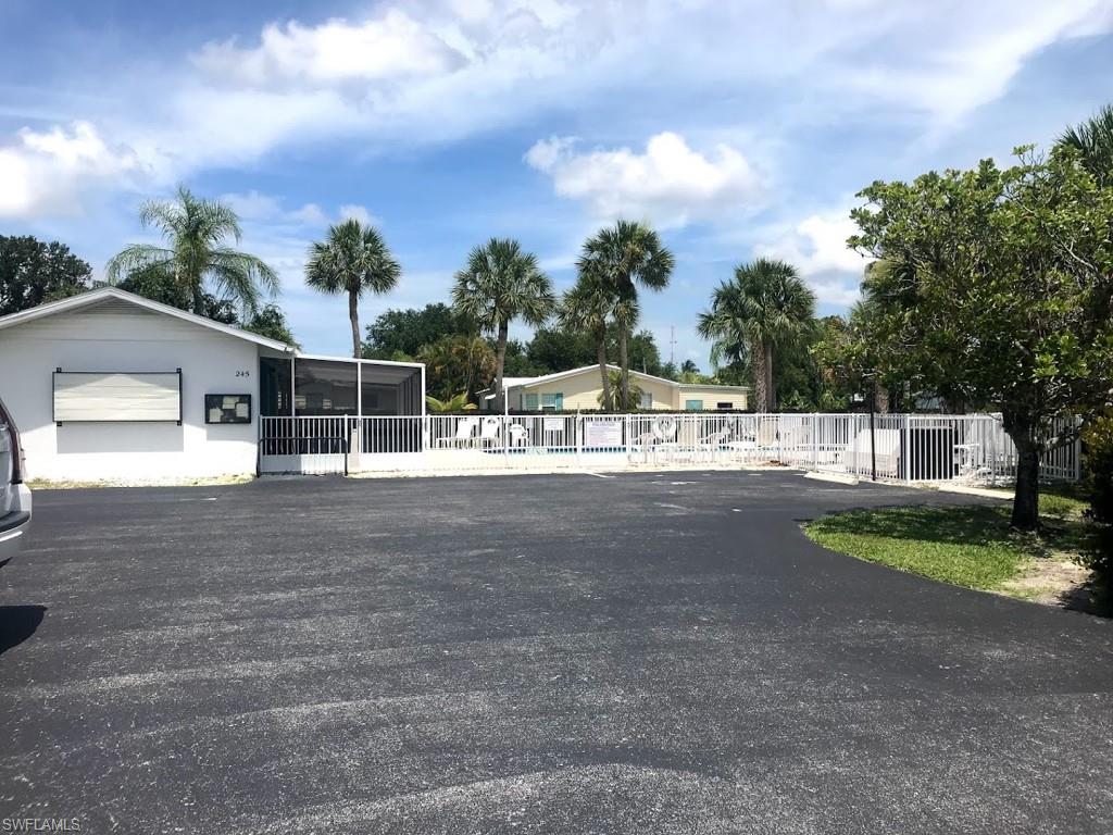 RIVERWOOD - Residential