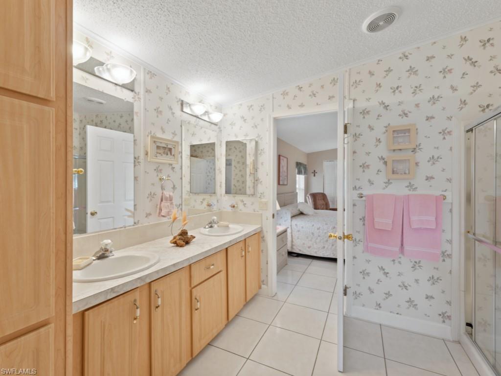 RIVERWOOD - Residential