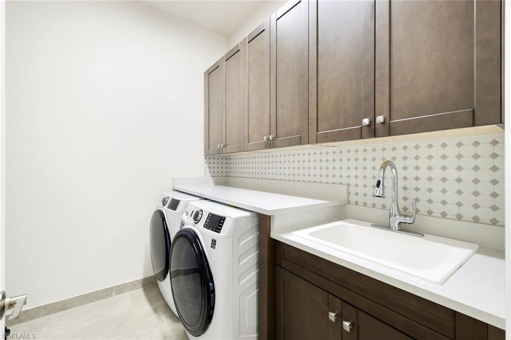 VALENCIA TRAILS - Residential