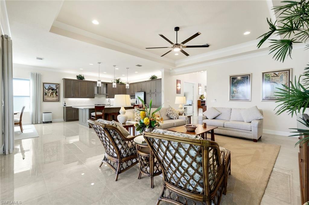 VALENCIA TRAILS - Residential