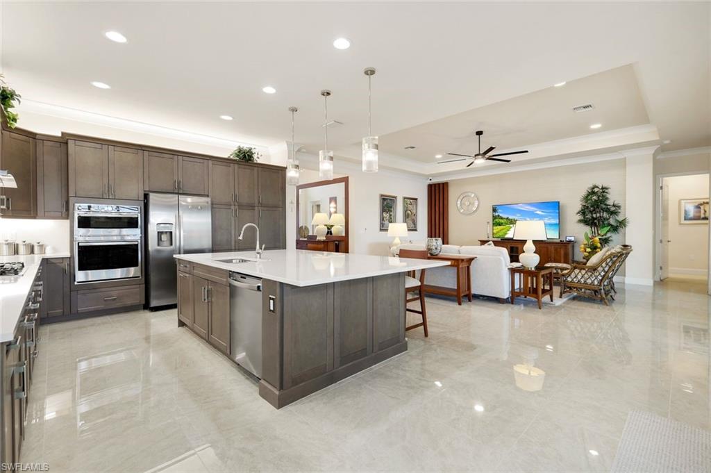 VALENCIA TRAILS - Residential