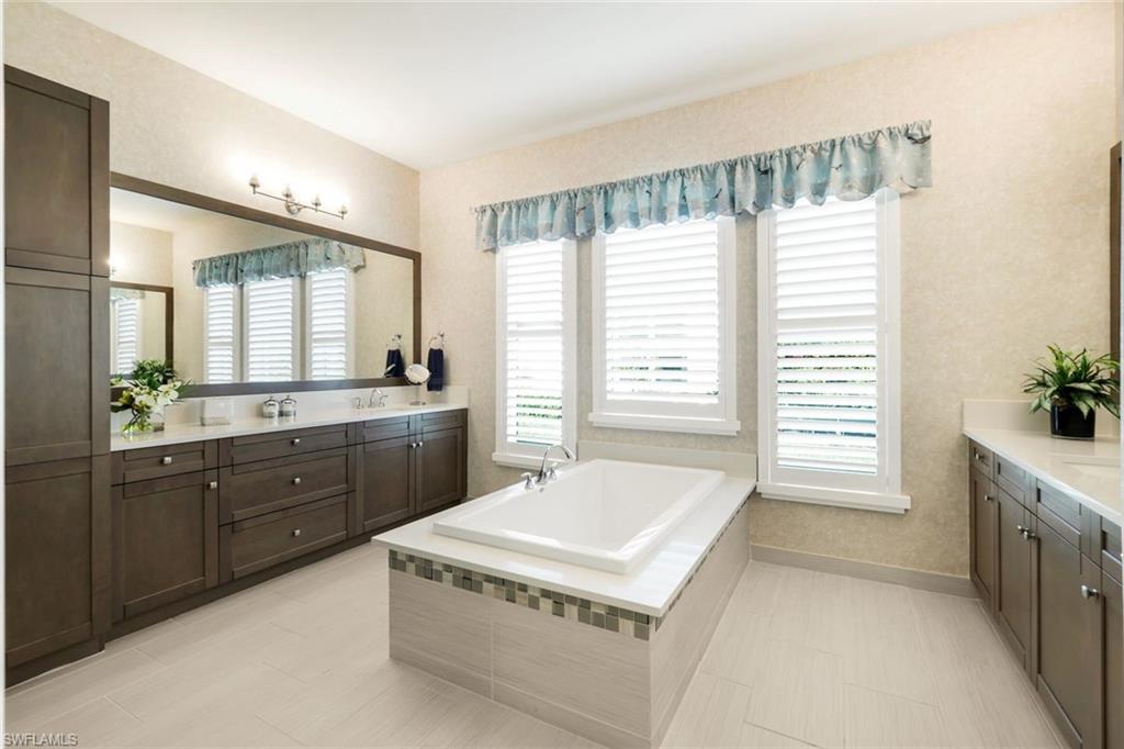 VALENCIA TRAILS - Residential