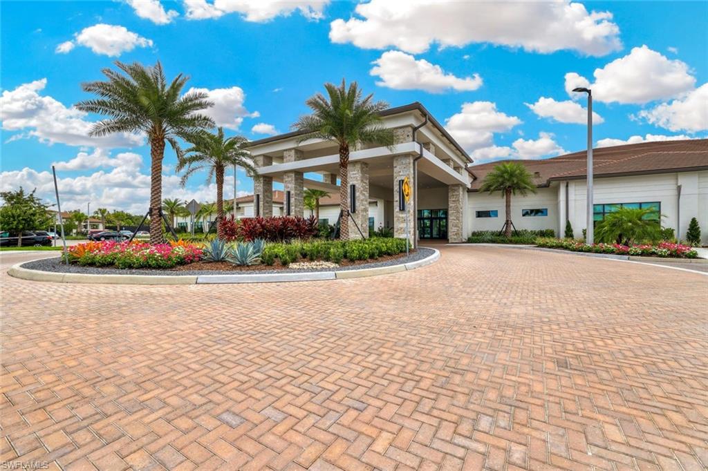 VALENCIA TRAILS - Residential