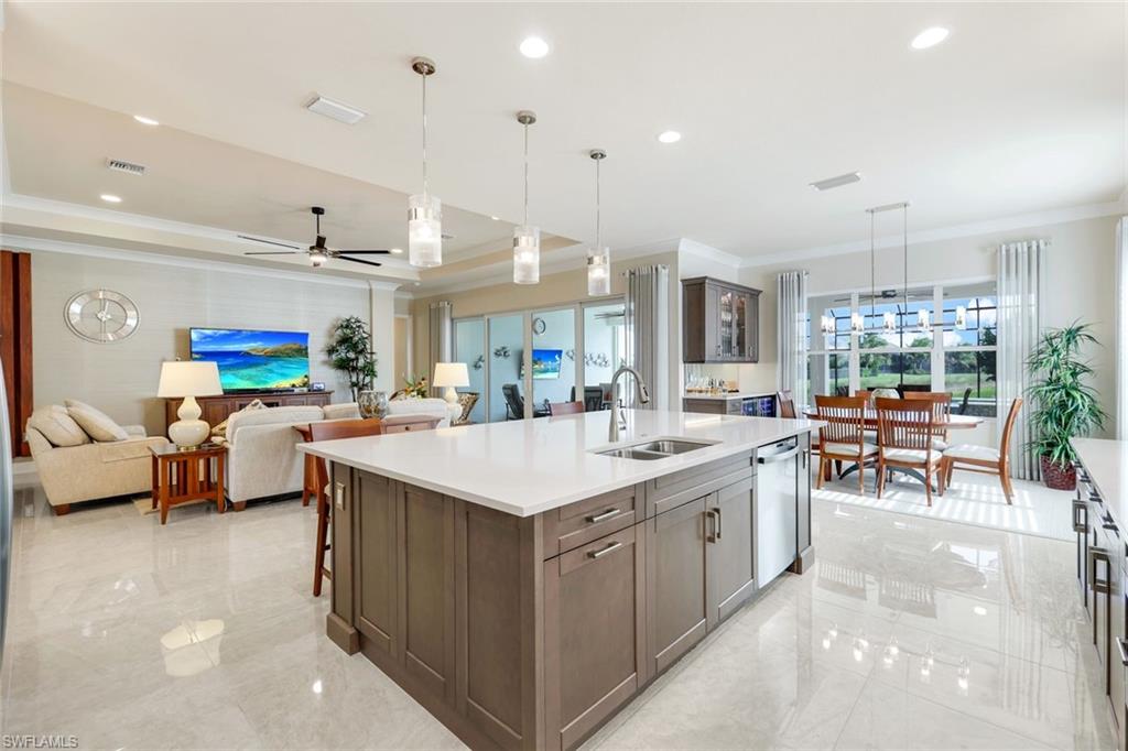 VALENCIA TRAILS - Residential