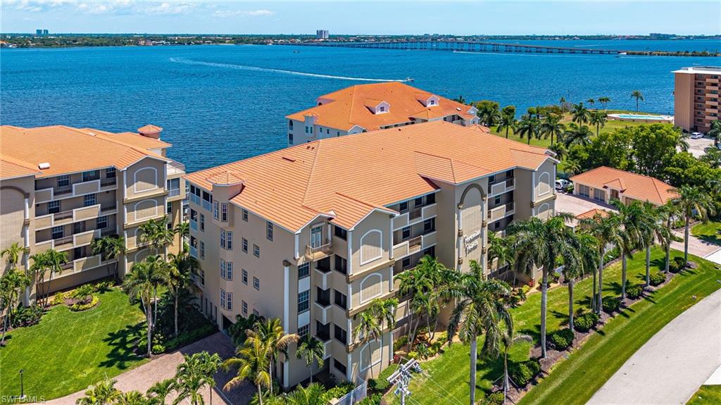 PARADISE POINTE II - Residential