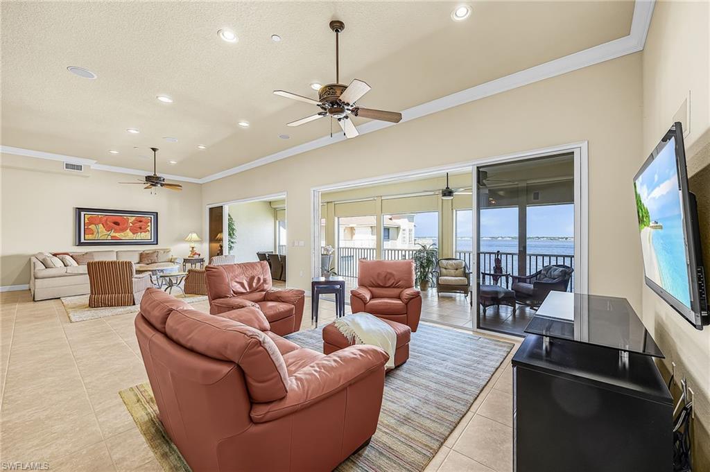 PARADISE POINTE II - Residential